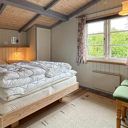 2 Bedroom Awesome In *